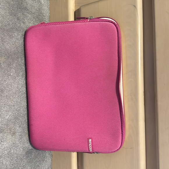 Pink Incase Laptop Case - Picture 2 of 2